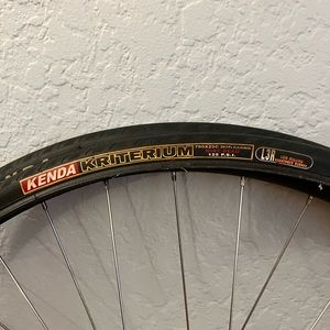 Kenda road bike tires